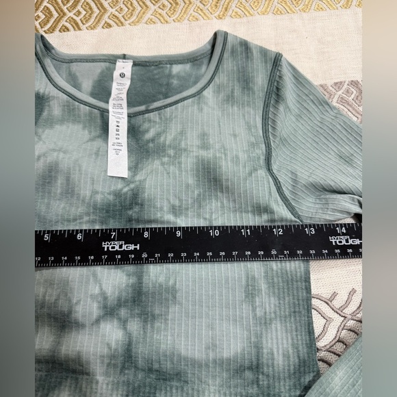 (A1) Lululemon Ebb to Street‎ Long Sleeve Shirt *Marble Dye, Size 4 - Picture 13 of 14